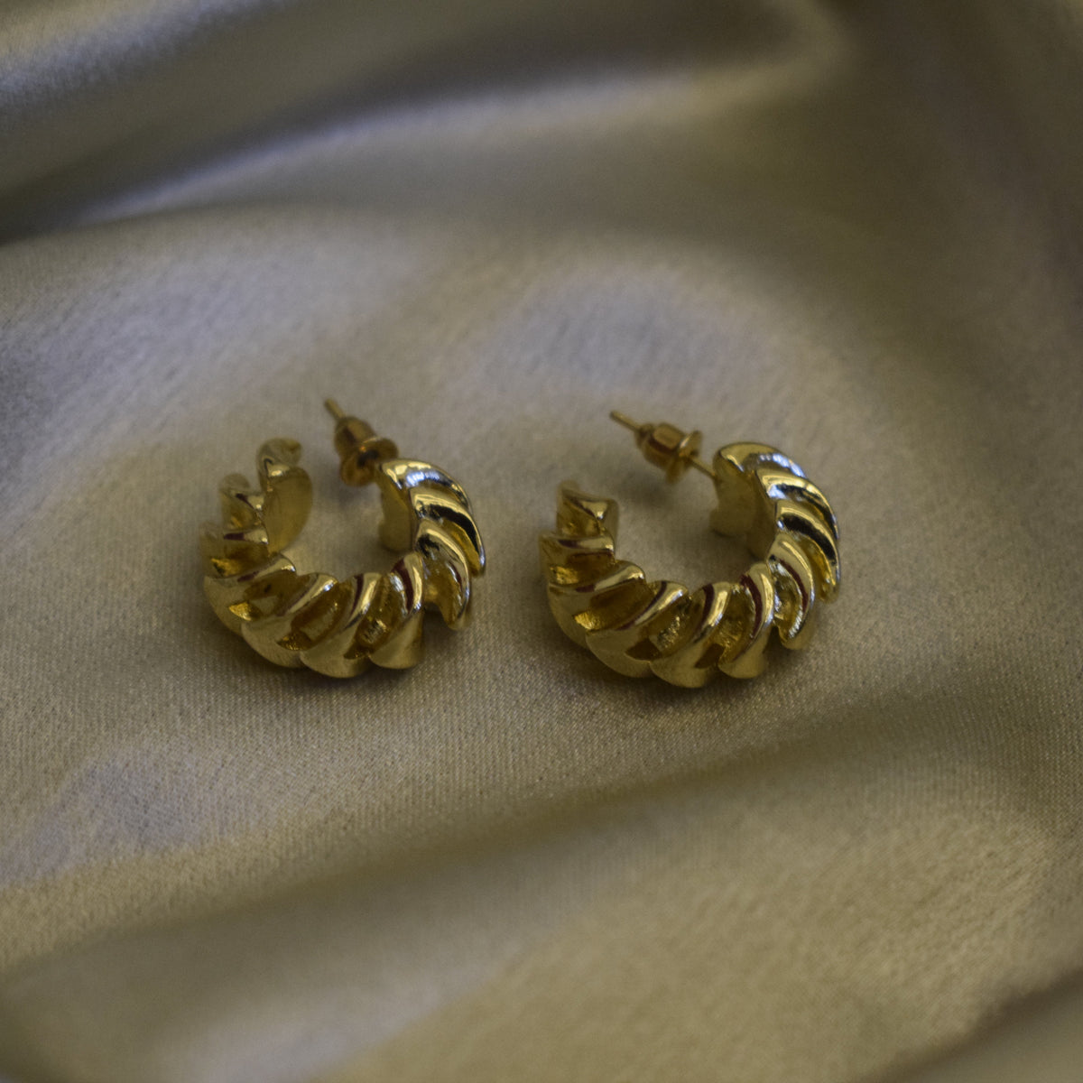 twists and knots earrings