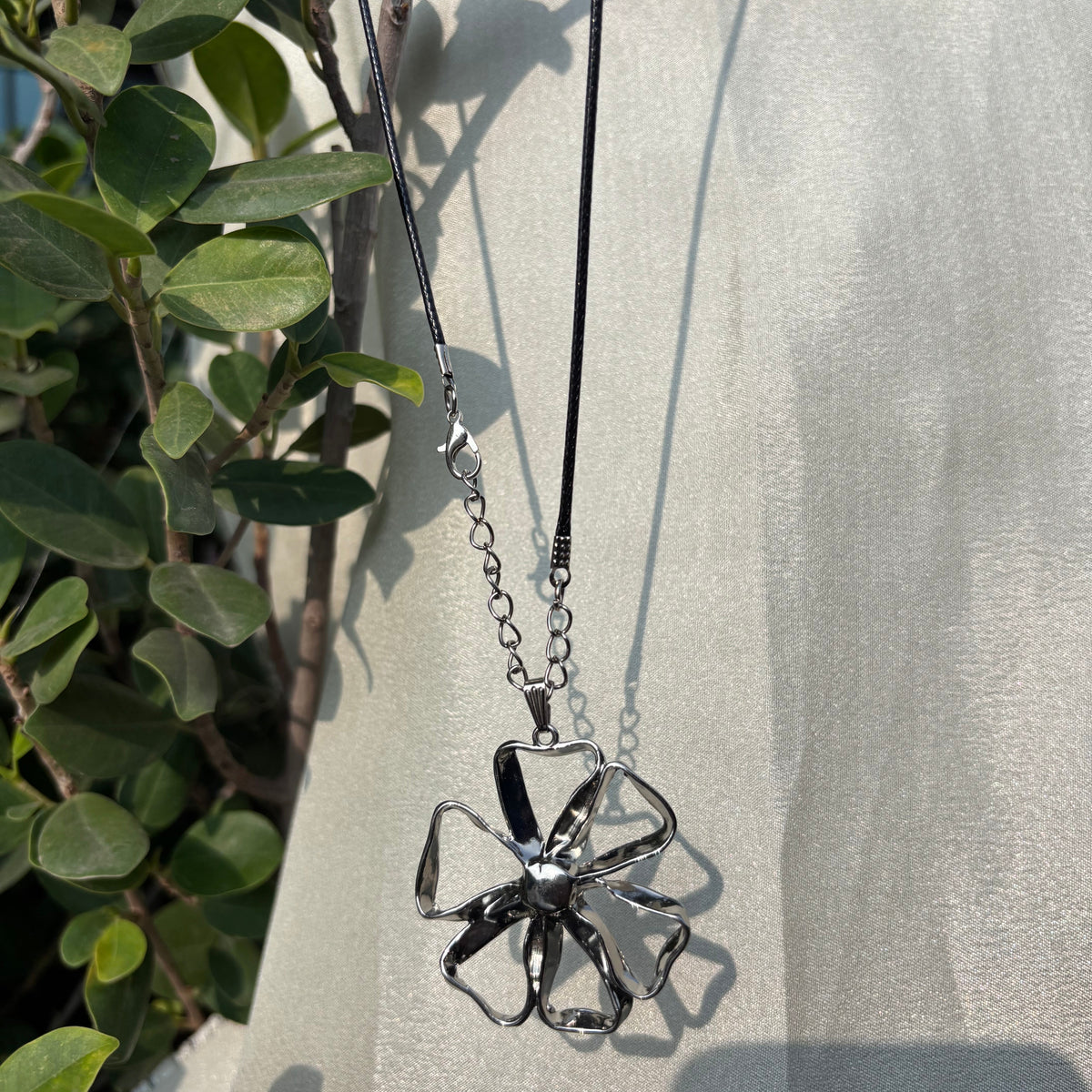 Chunky flower charm